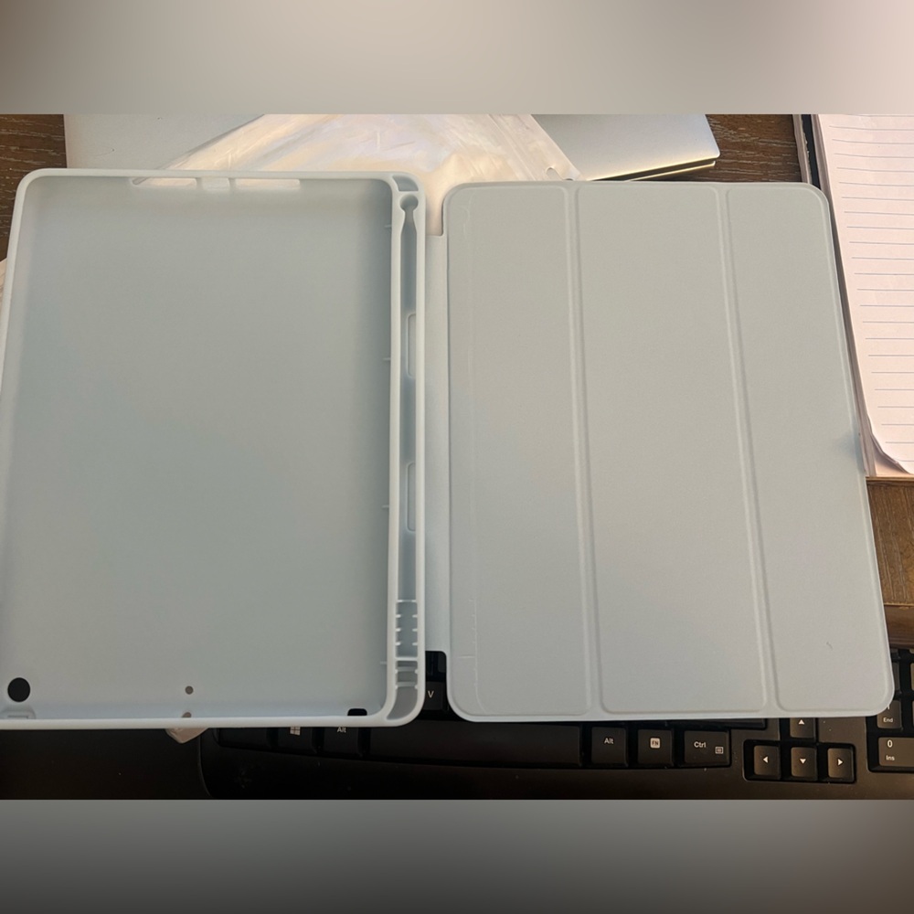 ipad cover - Picture 2 of 2